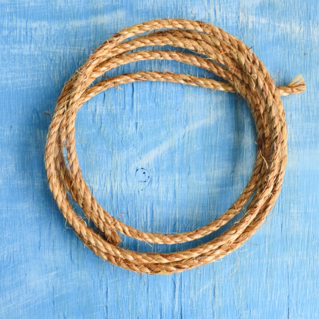 10 feet of manila rope