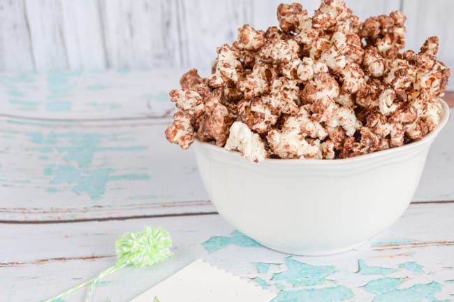 peppermint hot chocolate popcorn