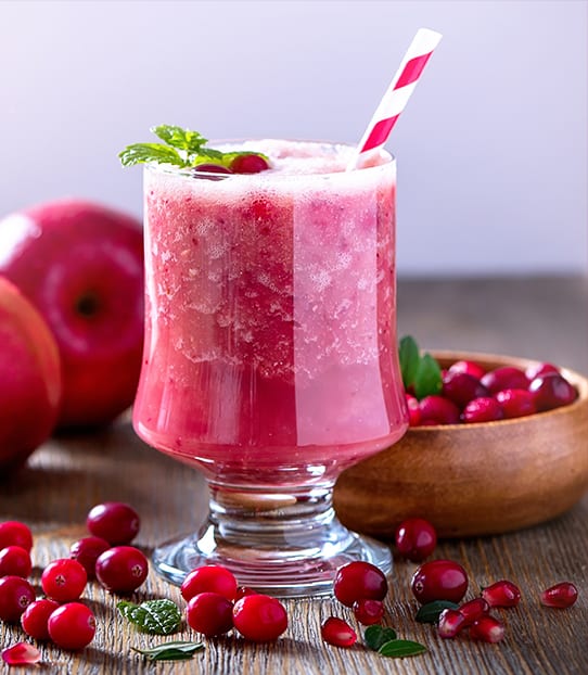 cranberry apple smoothie with lemonade