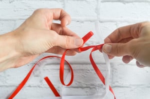 DIY Braided Hawaiian Ribbon Lei (Super easy with video!) - The Artisan Life