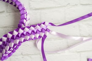 How to Make a Double Braided Hawaiian Ribbon Lei with Four Strands ...