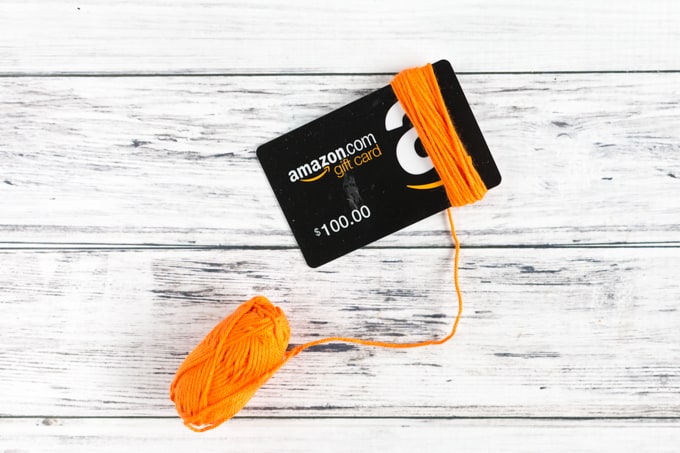 winding tassle on gift card