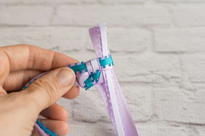 braiding the ribbon lei