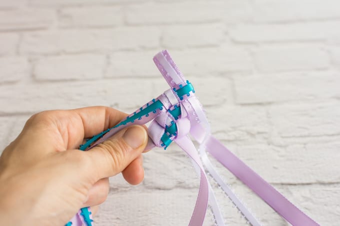 braiding the tricolor ribbon lei-2