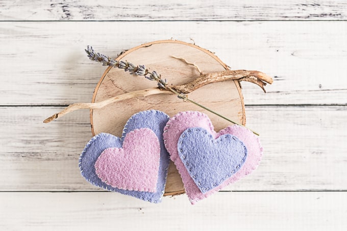 DIY Felt heart hand warmers with pattern!