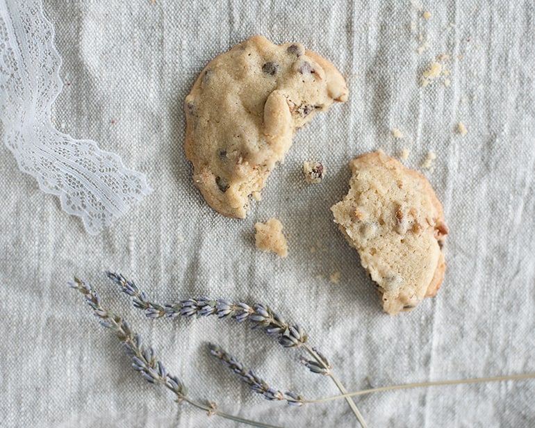 chocolate chip pecan cookies