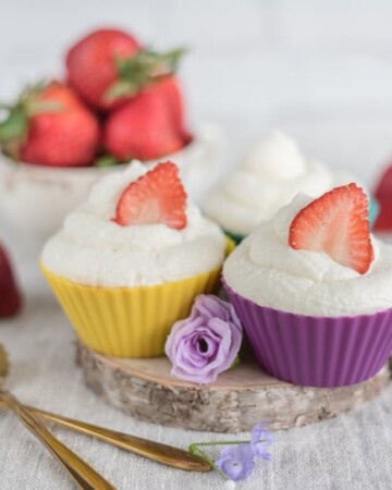strawberry shortcake cupcakes with whipped cream