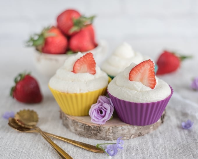 strawberry shortcake cupcakes with whipped cream