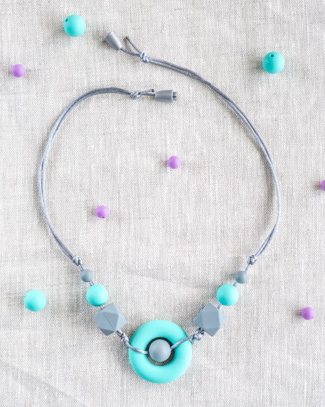 Easy Silicone Teething Necklace Tutorial - How to make a Silicone ...