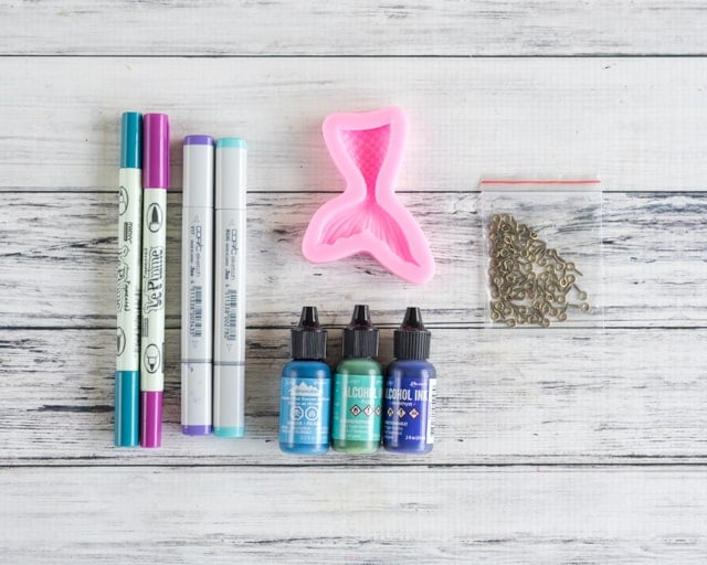 materials for making a mermaid tail necklace with hot glue