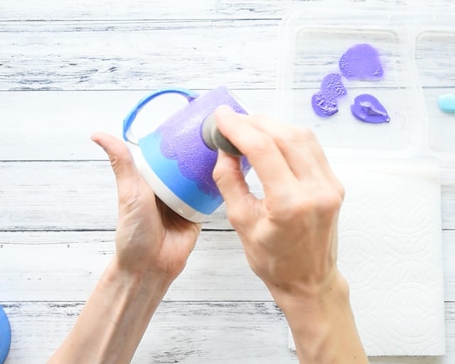 add purple paint to mug