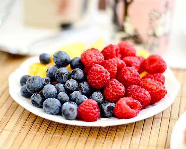 raspberries and blueberries are great airplane travel snacks