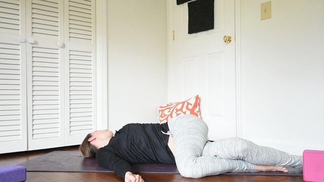 beginner yin yoga sequence reclined twist