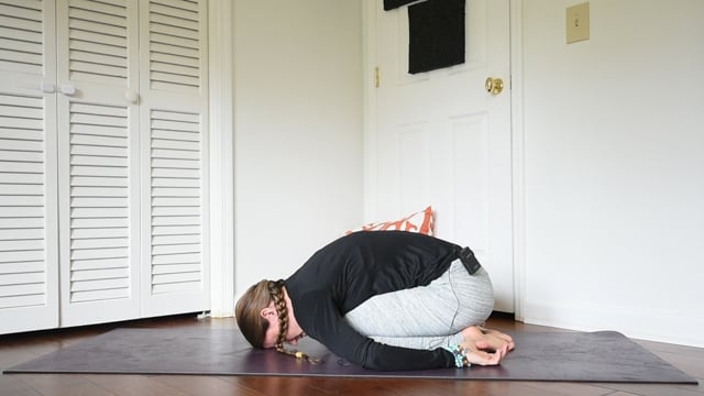 15 min Morning Yin Yoga Stretch for Beginners - NO PROPS (with