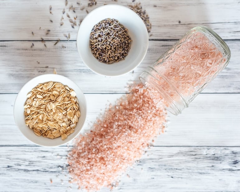 ingredients for nourishing oatmeal bath soak