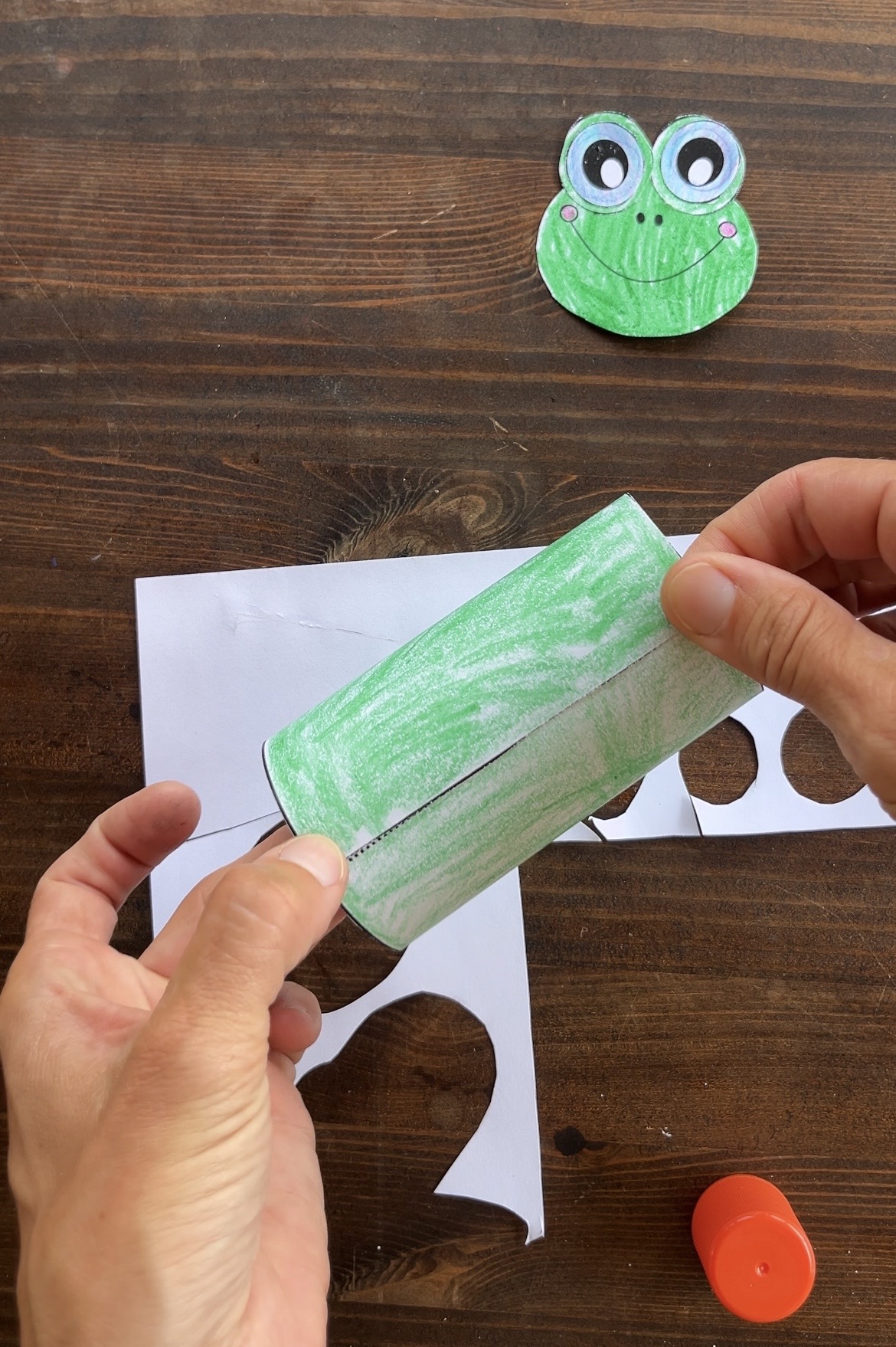 making a cylinder for a frog body 3d paper craft