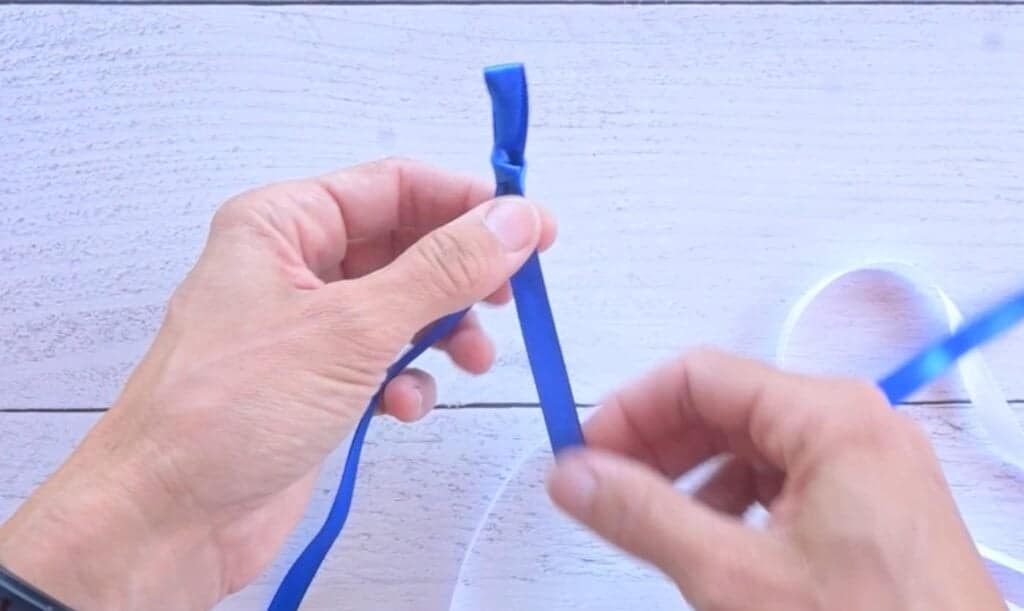 Knot In Ribbon Father's Day Ribbon Lei Tutorial - The Artisan Life
